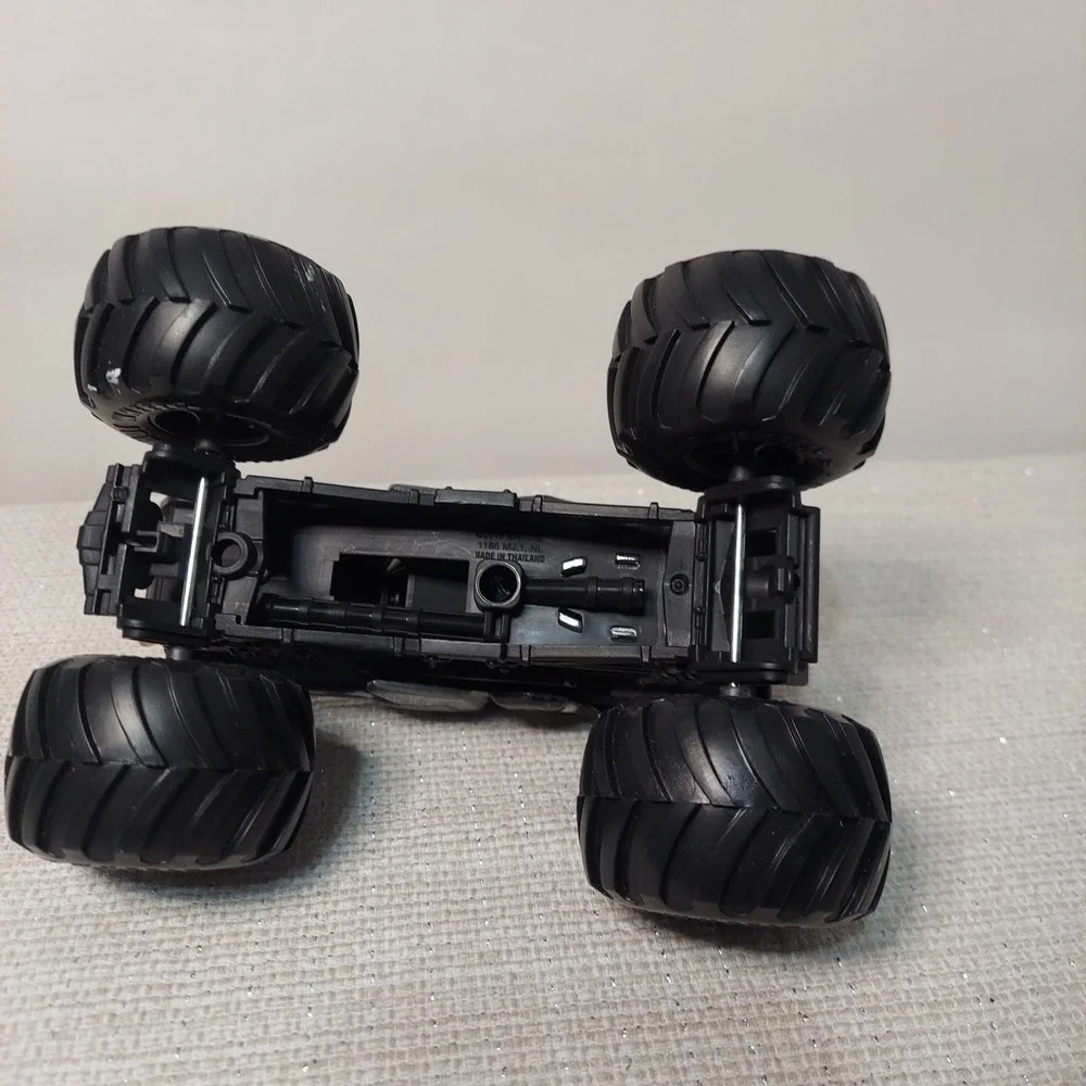 Hot Wheels Monster Trucks Mega-Wrex 1:24‎ Scale Die-Cast Dinosaur Mattel 2016